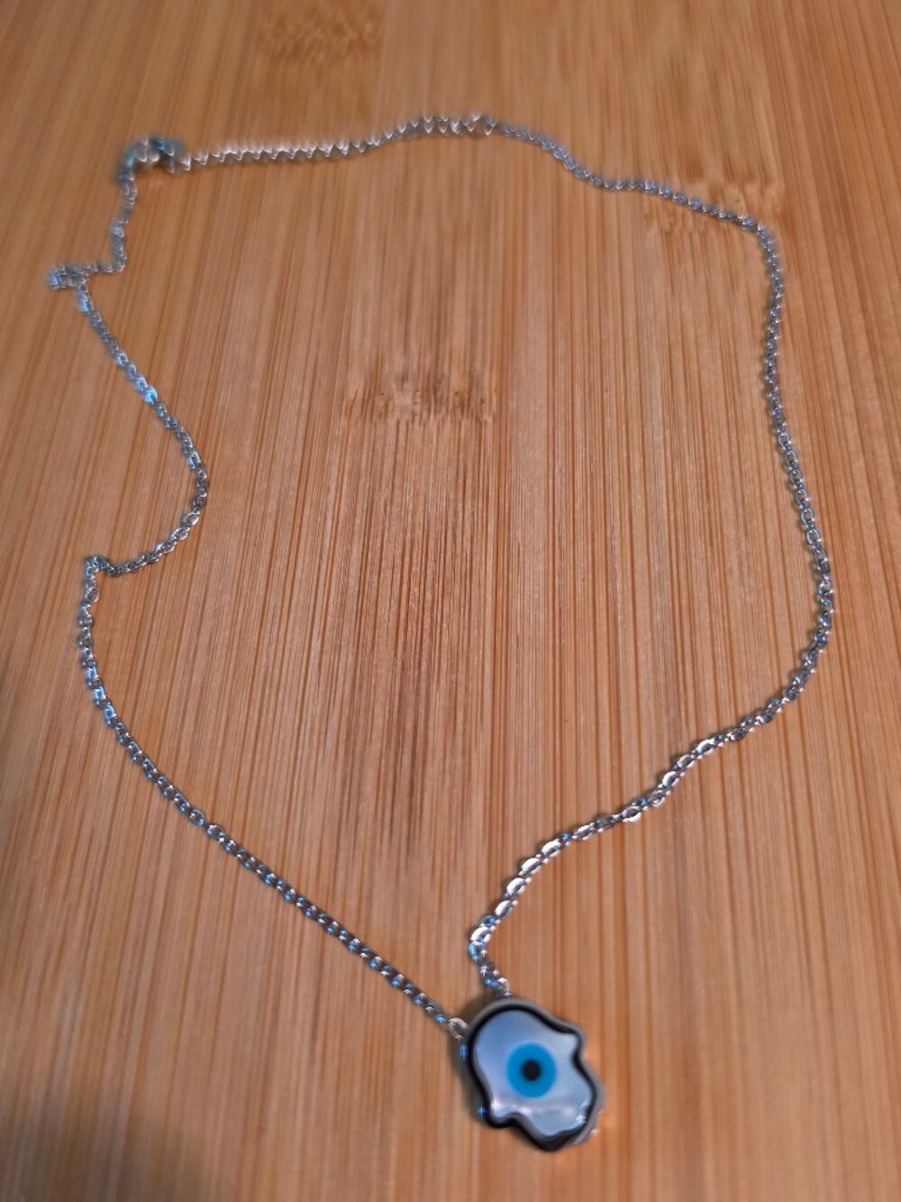 NWOT Hamsa Hand Evil Eye Mother of Pearl Pendant Necklace Silver Tone